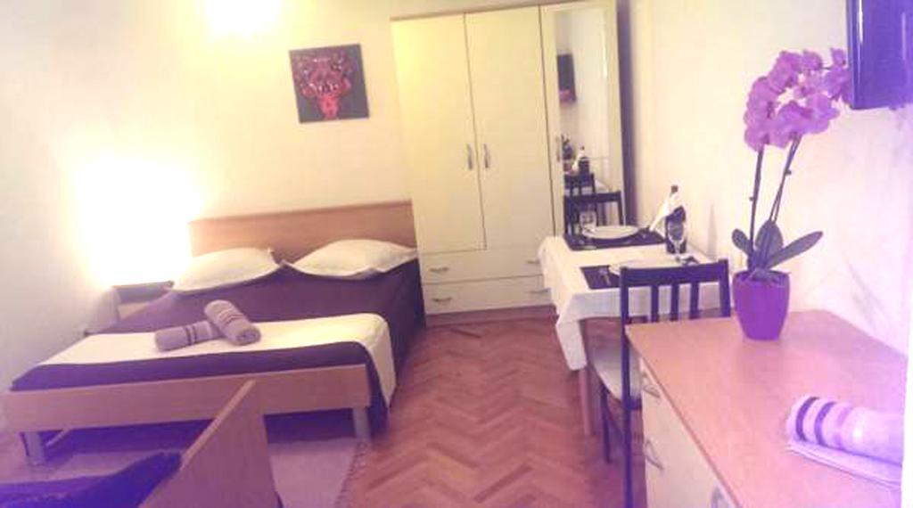Apartments Mira Makarska Room photo